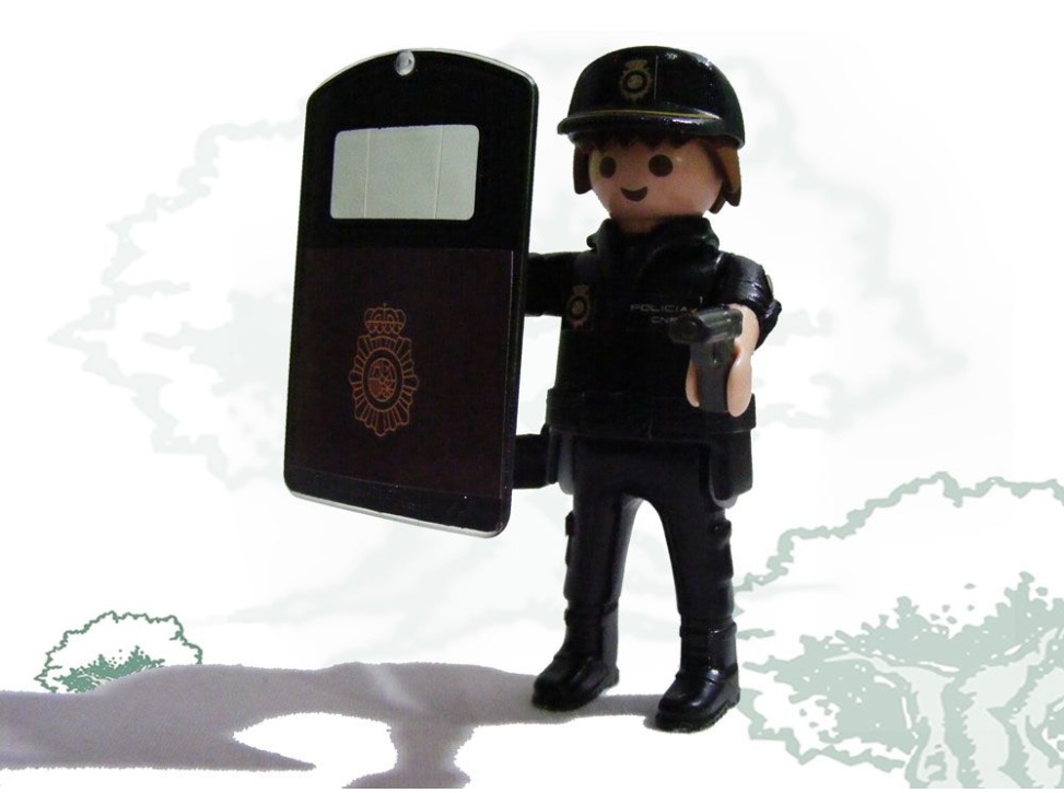 Muñeco articulado Policía Nacional UPR