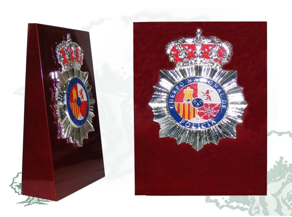 Metopa de cuña Policía Nacional