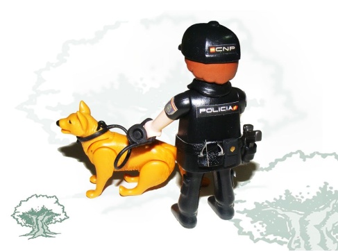 Muñeco articulado Guía Canino Policía Nacional