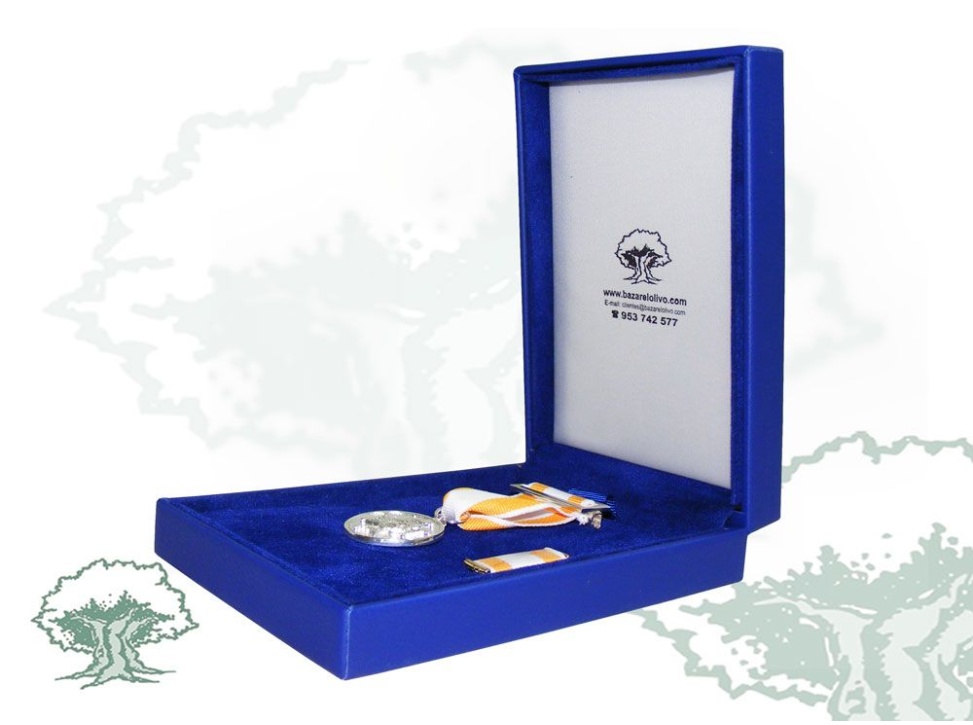 Medalla Orden de Isabel la Católica plata