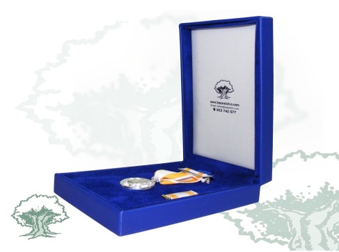 Medalla de la Orden de Isabel la Católica de plata