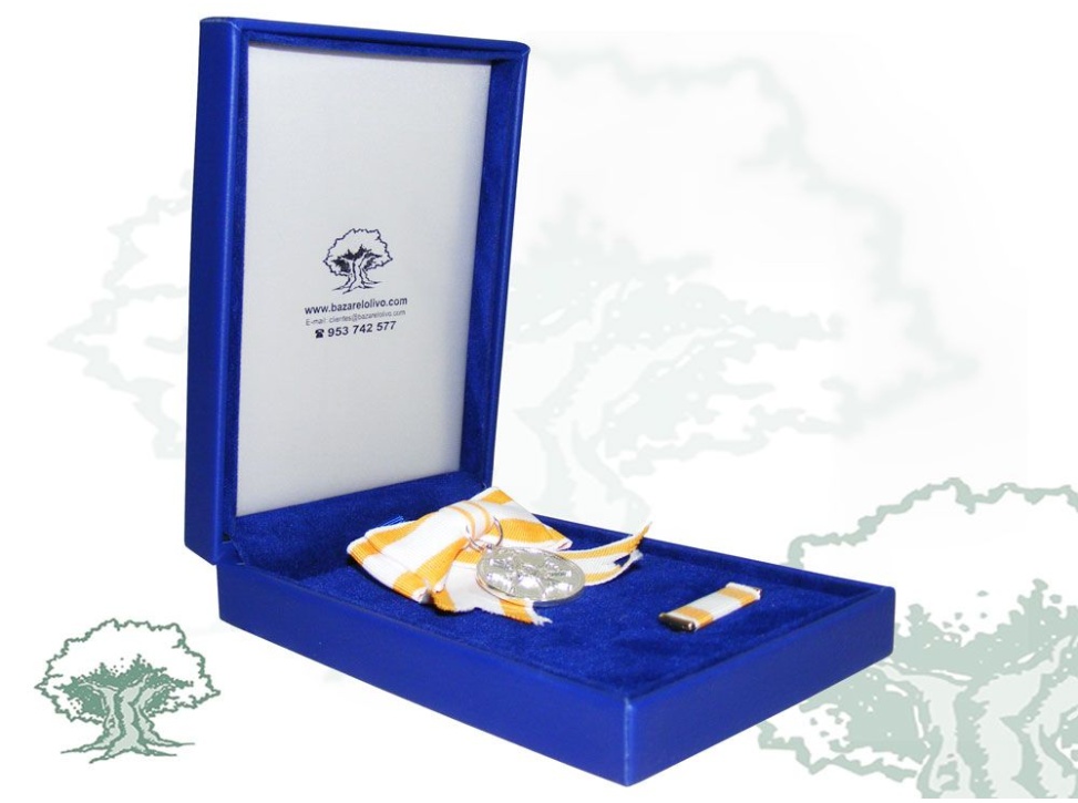 Medalla Dama de la Orden de Isabel la Católica lazo plateada