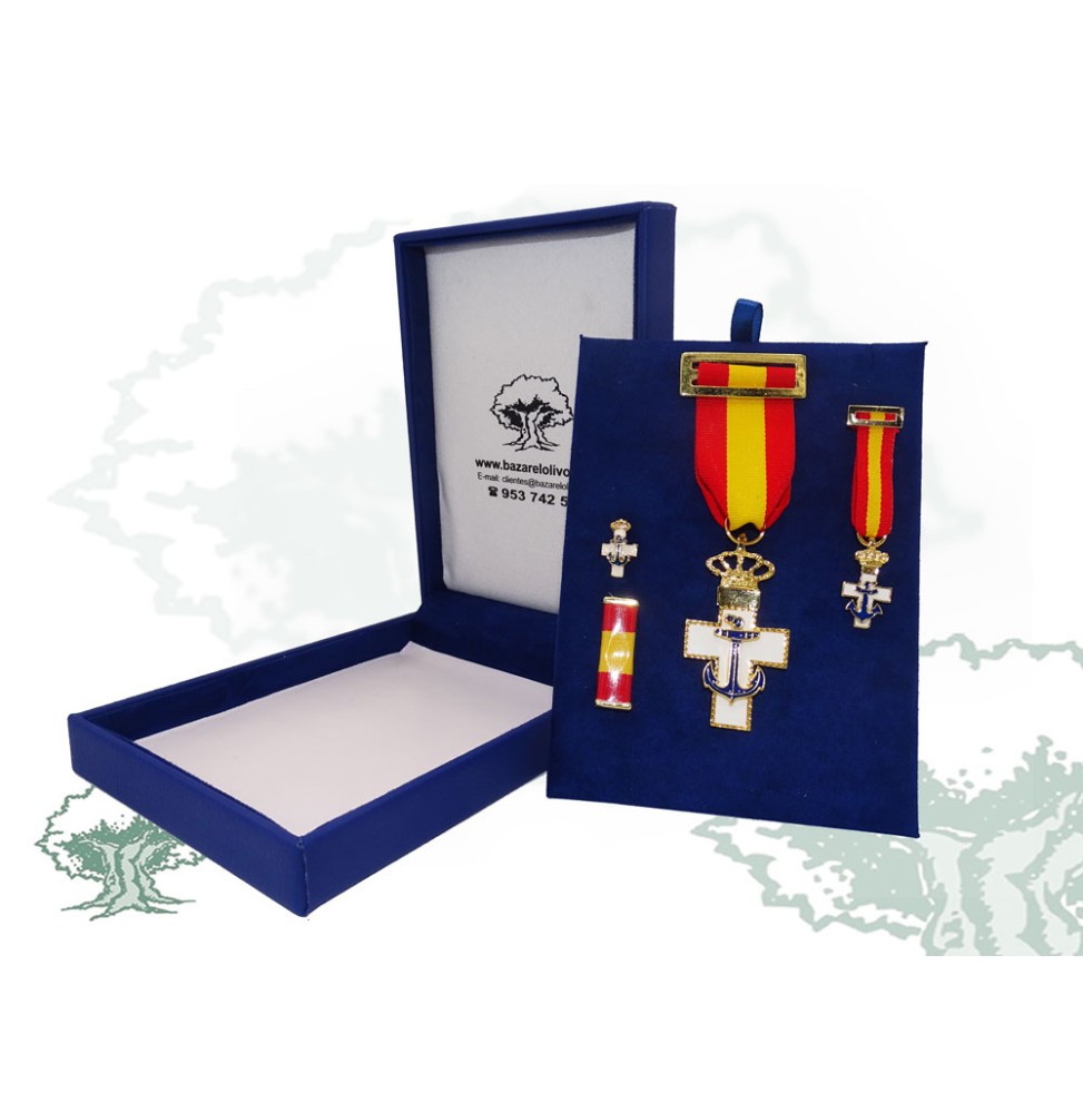 Cruz del Mérito Naval de lujo