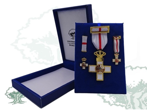 Cruz del Mérito Militar de lujo