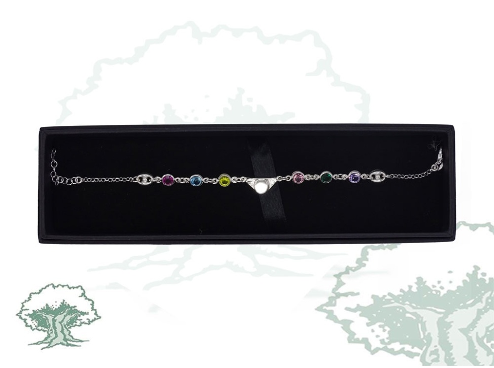 Pulsera con tricornio y piedras de plata
