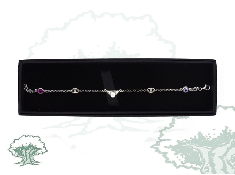 Pulsera con tricornio de plata