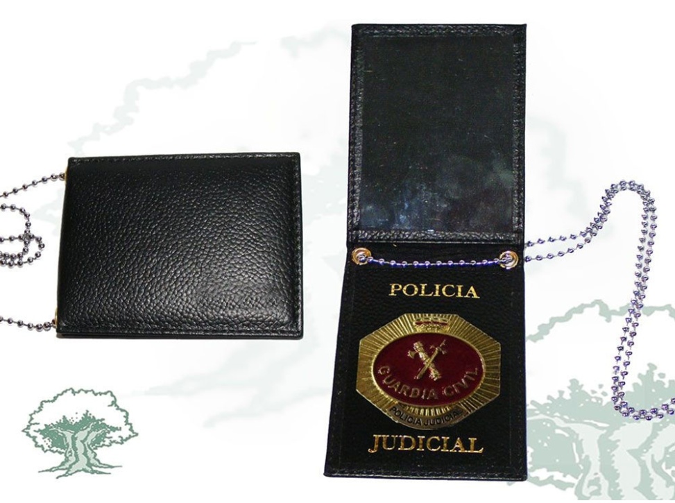 Cartera con chapa octogonal Policía Judicial de la Guardia Civil para colgar