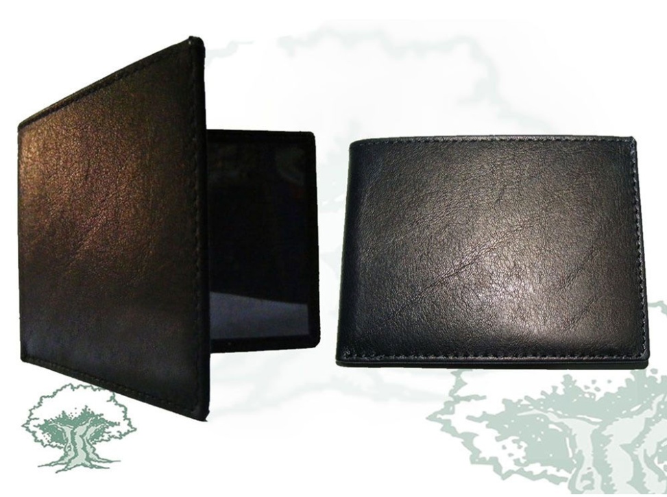 Tarjetero sencillo con chapa