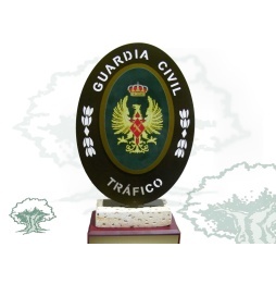 Figura con emblema de la Guardia Civil de Tráfico grande