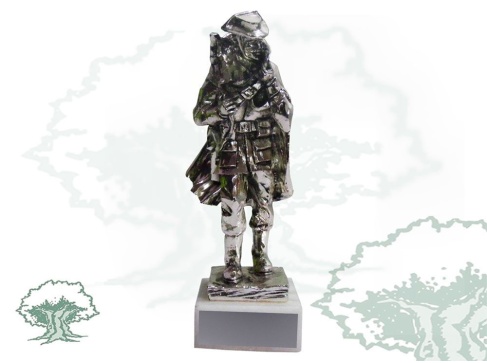 Figura Guardia Civil con capa bañada en plata grande