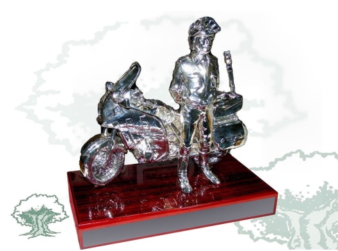 Figura Guardia Civil de Tráfico con moto bañada en plata