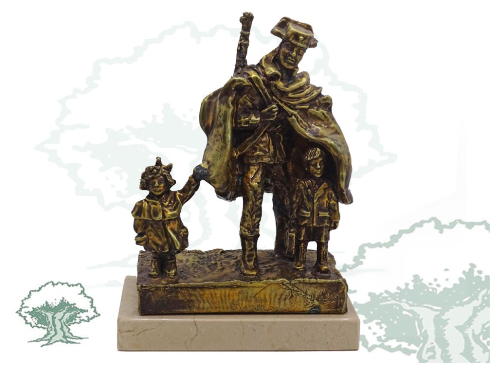 Figura Guardia Civil con niños electrolisis