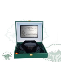 Tricornio reducido de charol