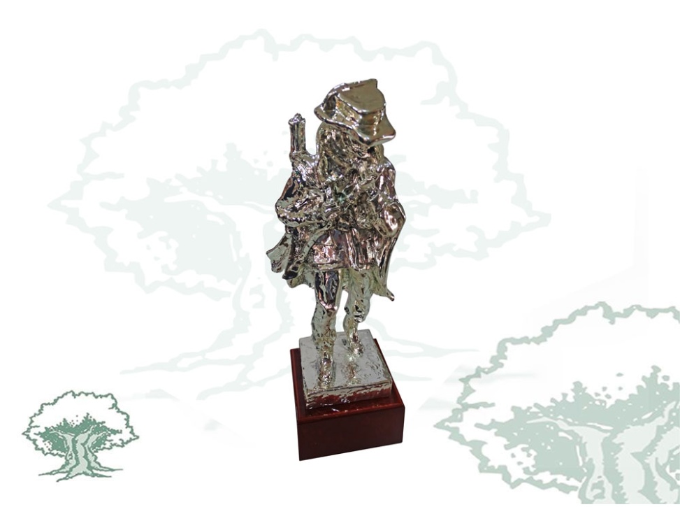 Figura Guardia Civil con capa bañada en plata pequeña