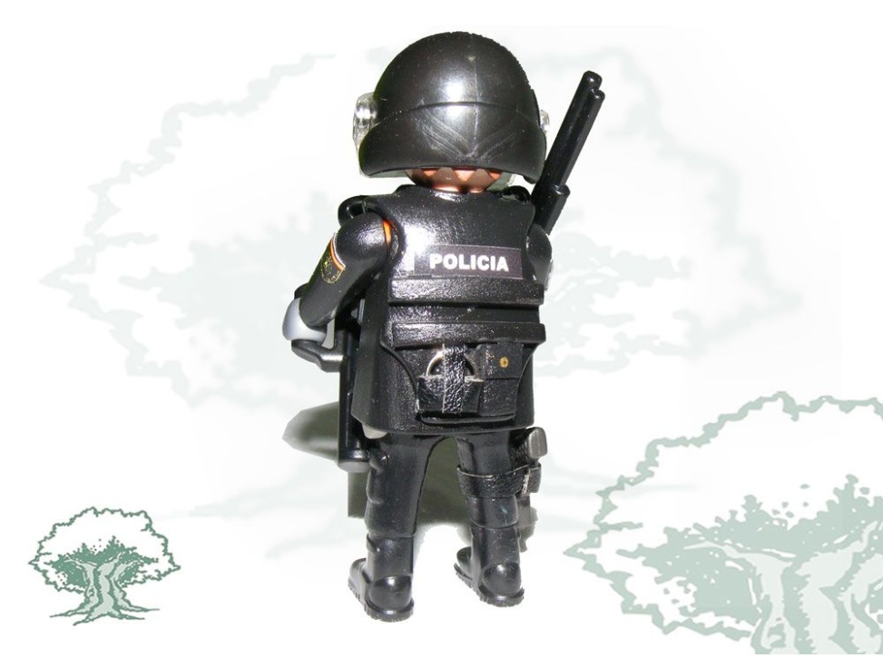 Muñeco articulado GEO de la Policía Nacional